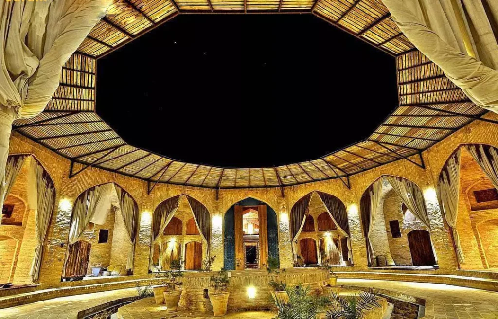 attractions peu connues à Yazd - Caravansérail Zeinaldin