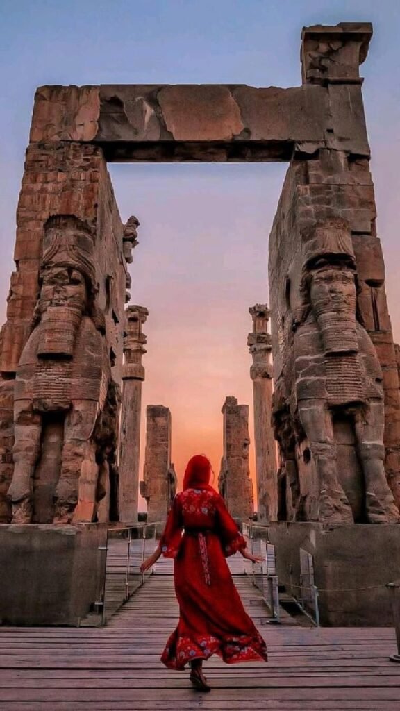 PERSÉPOLIS ET NAQSH-E RUSTAM