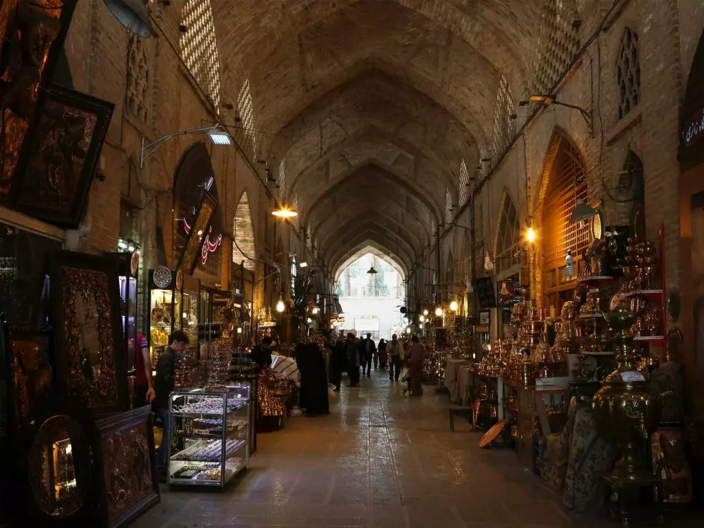 Qeysarie Bazaar Isfahan Grand Bazaar 2 1024x768 1