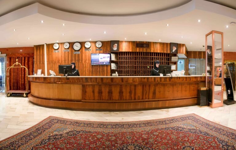 Hôtel Piroozy 4 étoiles à Ispahan